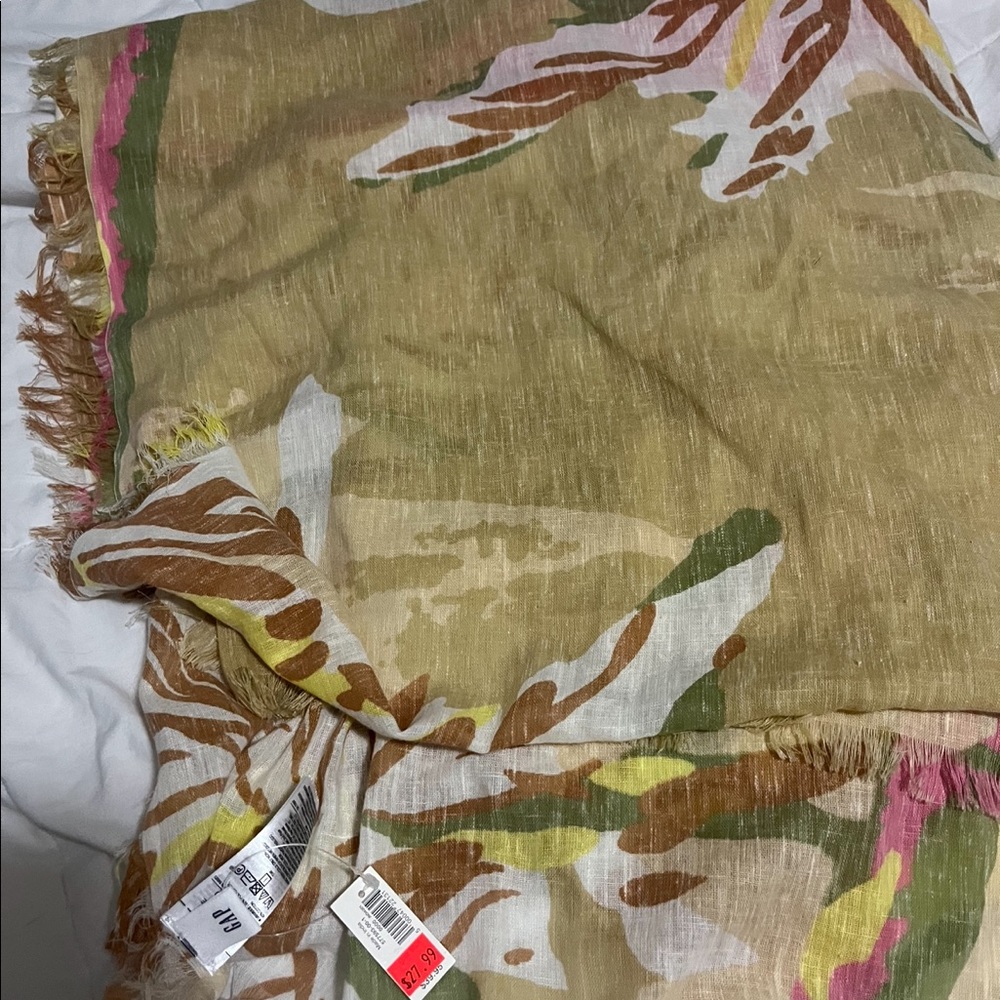 Gap scarf/coverup